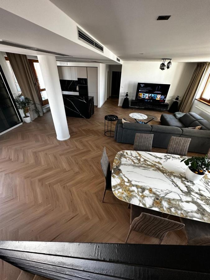 Ferienwohnung Luxury Penthouse At The Historical Centre With Free Parking Pressburg Exterior foto
