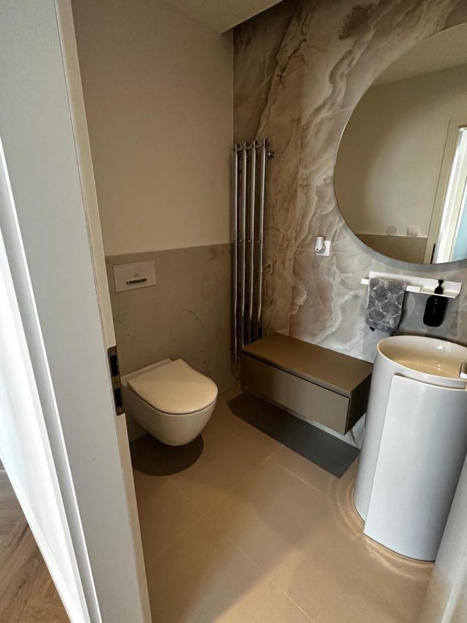 Ferienwohnung Luxury Penthouse At The Historical Centre With Free Parking Pressburg Exterior foto