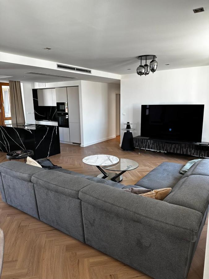 Ferienwohnung Luxury Penthouse At The Historical Centre With Free Parking Pressburg Exterior foto