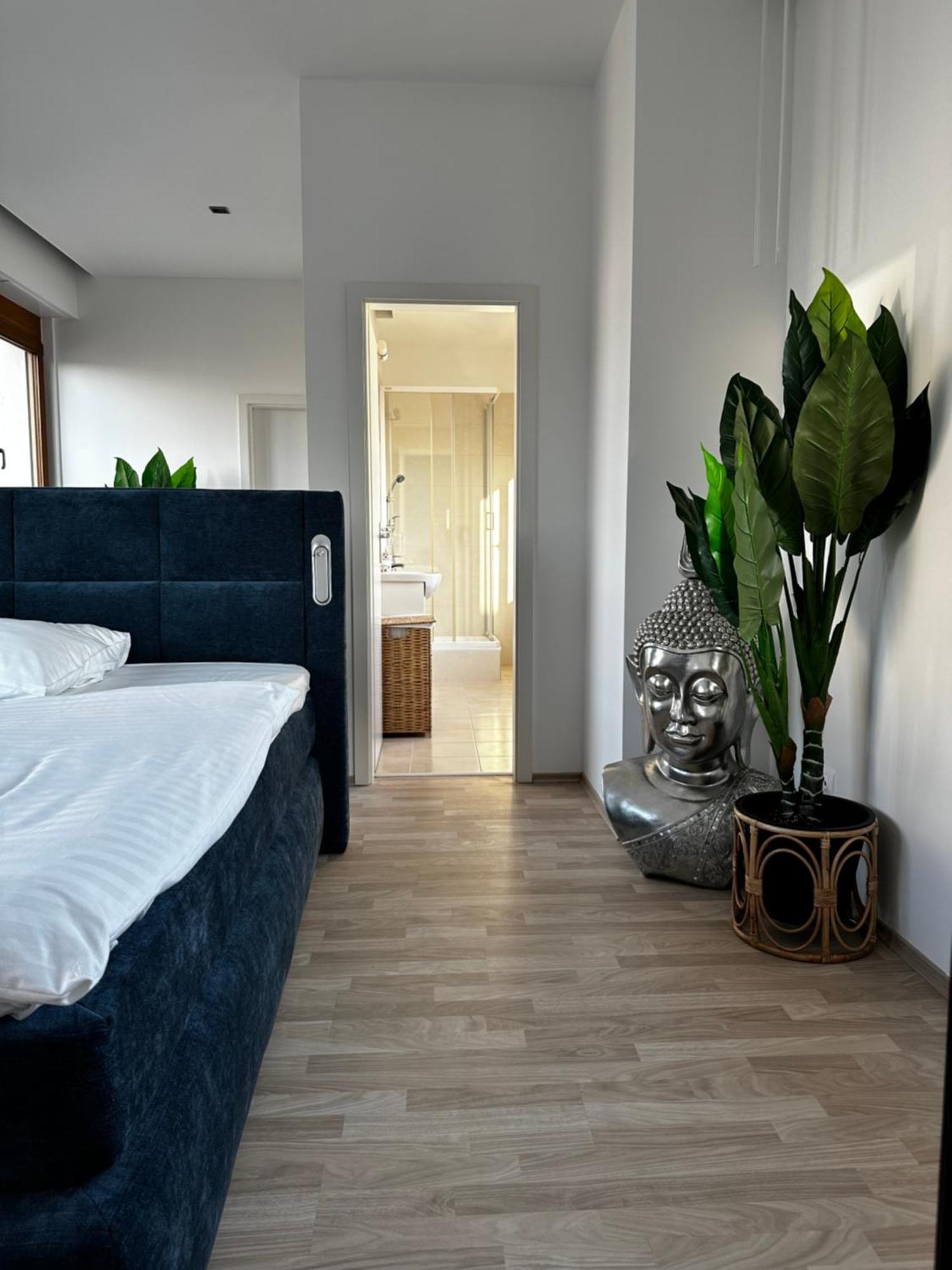Ferienwohnung Luxury Penthouse At The Historical Centre With Free Parking Pressburg Exterior foto